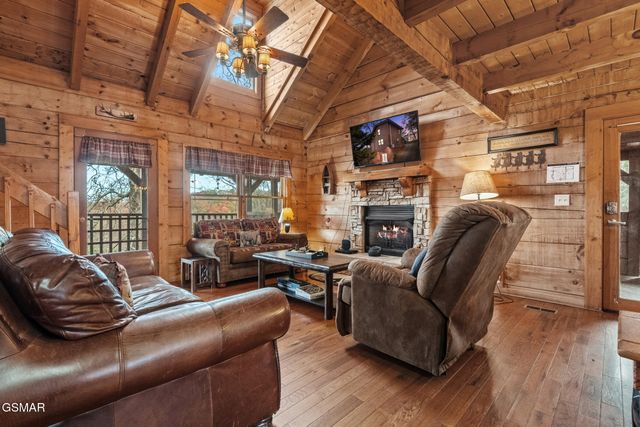 1086 Sharp Hollow Road, Sevierville, TN 37862