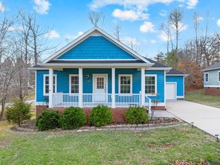 111 Reeds Ln, Sewanee, TN 37375