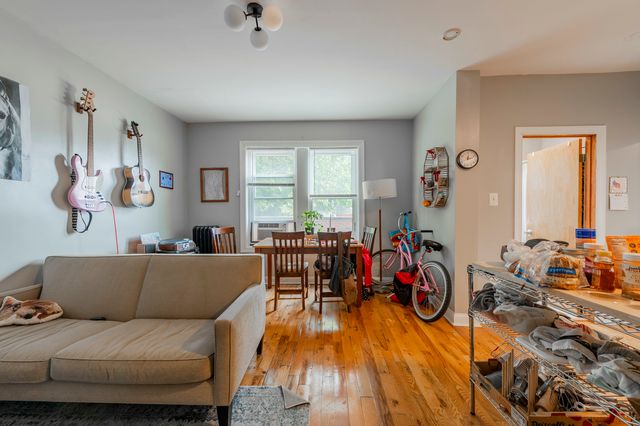 1414 W Pratt Boulevard 216, Chicago, IL 60626