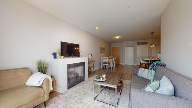 1720 Oak Avenue 703, Evanston, IL 60201