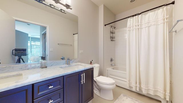 1720 Oak Avenue 703, Evanston, IL 60201
