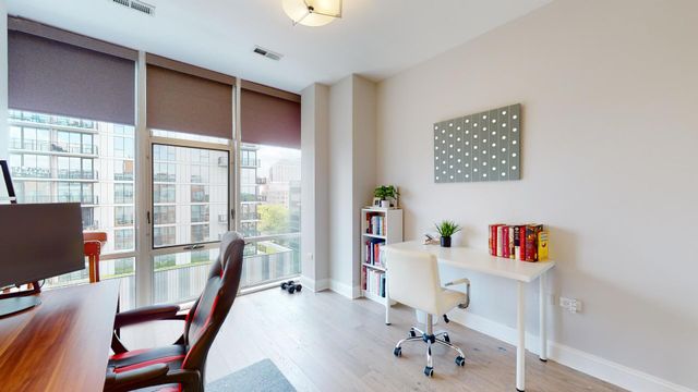 1720 Oak Avenue 703, Evanston, IL 60201