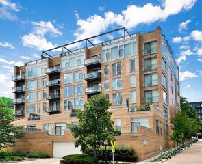 1720 Oak Avenue 703, Evanston, IL 60201