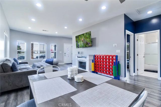 66 W Peoria St, Pasadena, CA 91103