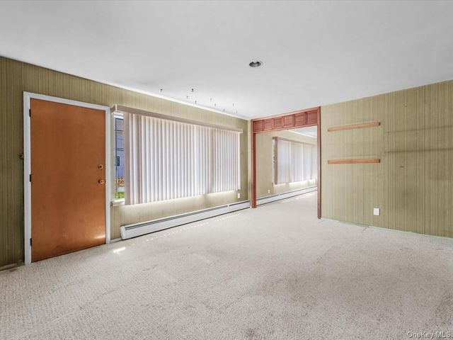 24 Jerold Street, Plainview, NY 11803