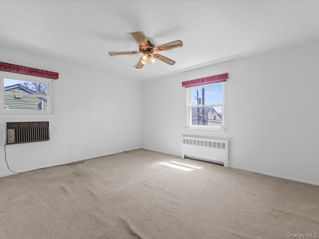 24 Jerold Street, Plainview, NY 11803