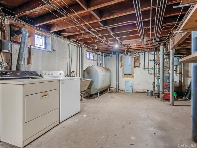 24 Jerold Street, Plainview, NY 11803