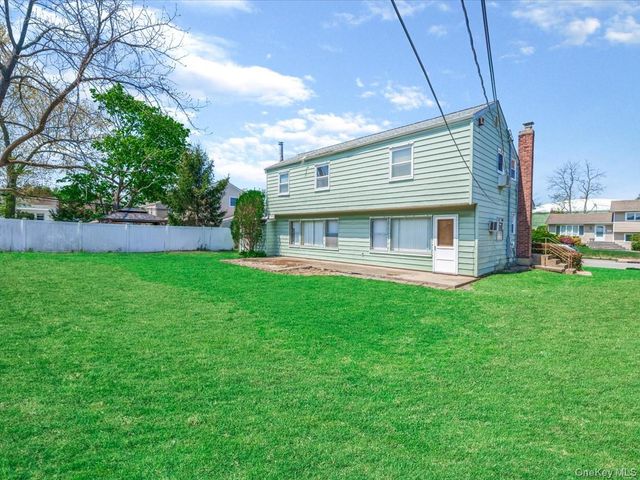 24 Jerold Street, Plainview, NY 11803