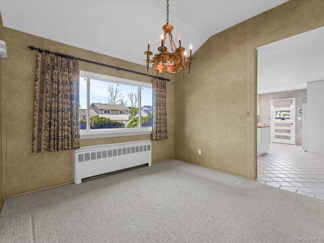 24 Jerold Street, Plainview, NY 11803