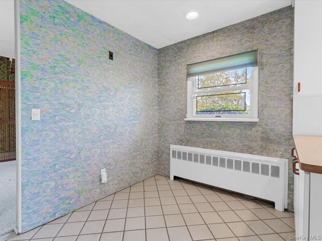 24 Jerold Street, Plainview, NY 11803
