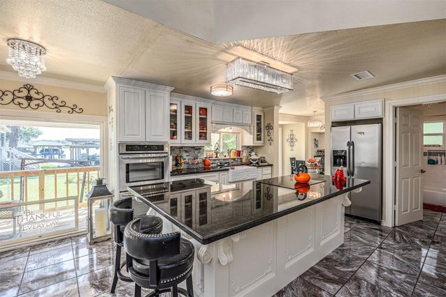 1570 Yaupon Cove Drive, Onalaska, TX 77360