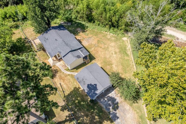 1570 Yaupon Cove Drive, Onalaska, TX 77360