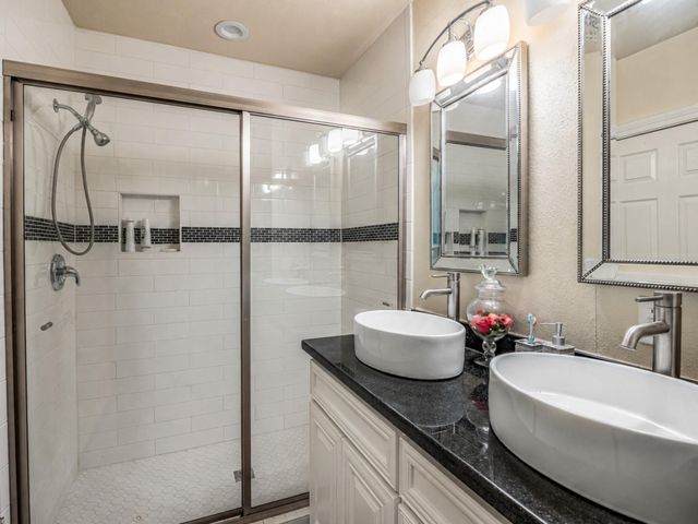 1570 Yaupon Cove Drive, Onalaska, TX 77360