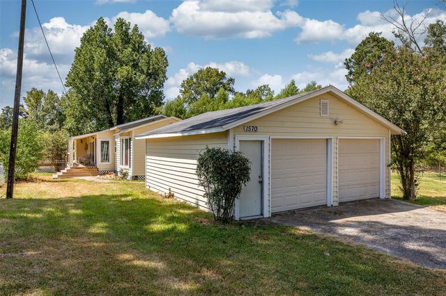 1570 Yaupon Cove Drive, Onalaska, TX 77360