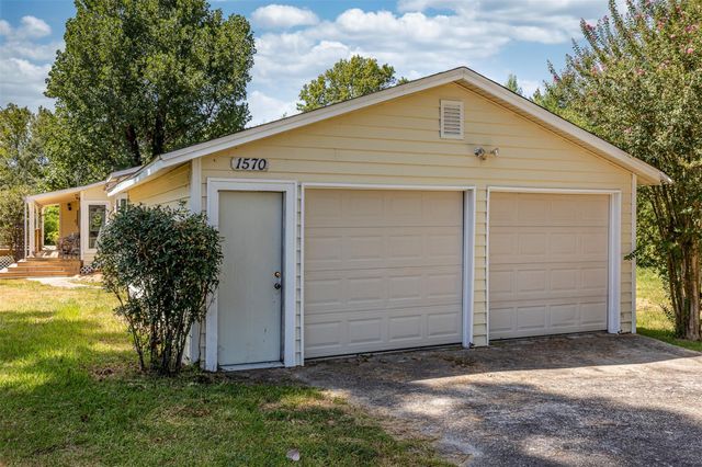 1570 Yaupon Cove Drive, Onalaska, TX 77360