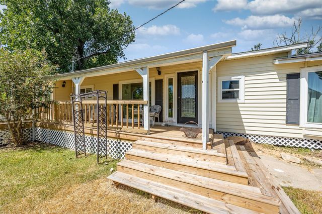 1570 Yaupon Cove Drive, Onalaska, TX 77360