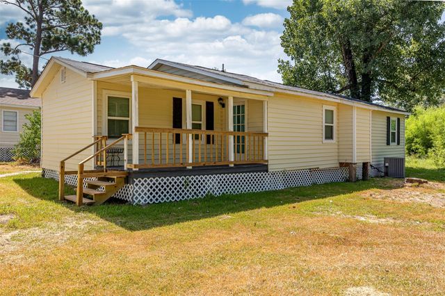 1570 Yaupon Cove Drive, Onalaska, TX 77360