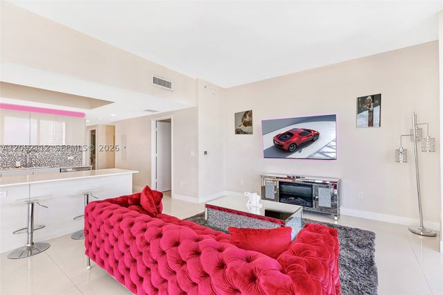 2600 E Hallandale Beach Blvd T3301, Hallandale Beach, FL 33009