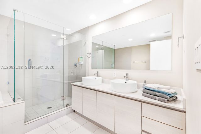 2600 E Hallandale Beach Blvd T3301, Hallandale Beach, FL 33009