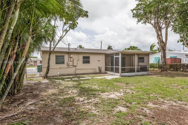 5171 SW 6th St, Margate, FL 33068