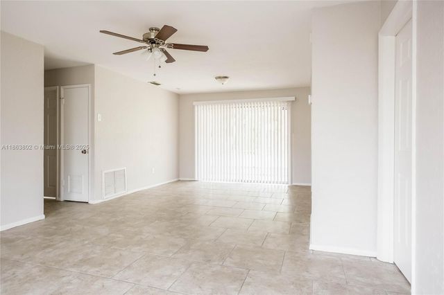 5171 SW 6th St, Margate, FL 33068