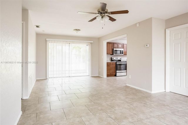 5171 SW 6th St, Margate, FL 33068