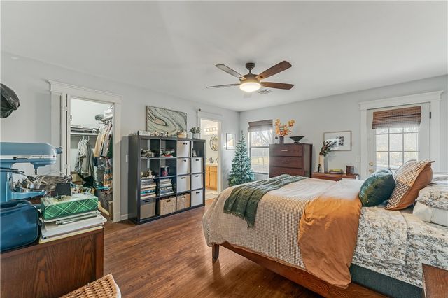 1107 SE C Street, Bentonville, AR 72712