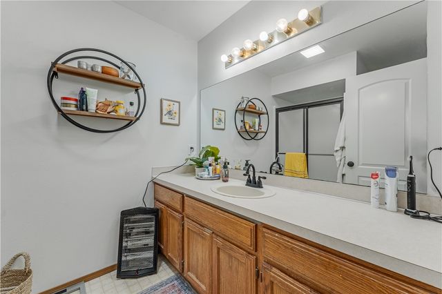 1107 SE C Street, Bentonville, AR 72712