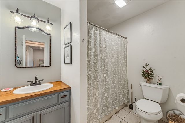 1107 SE C Street, Bentonville, AR 72712