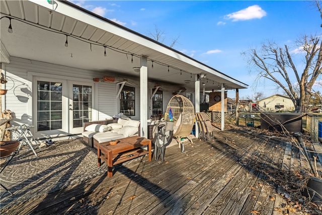 1107 SE C Street, Bentonville, AR 72712