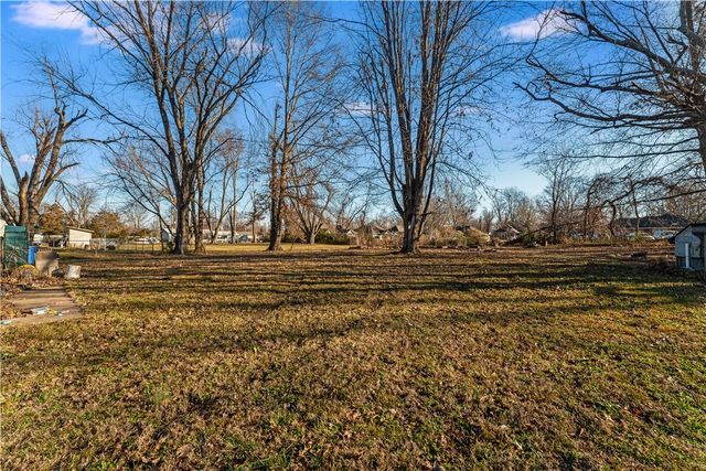 1107 SE C Street, Bentonville, AR 72712