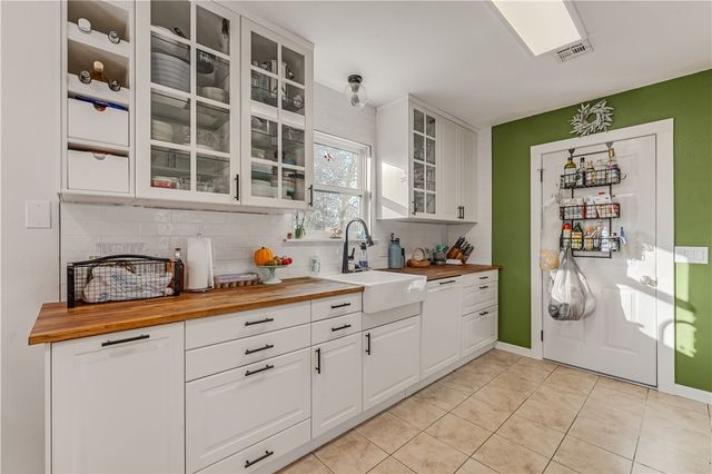 1107 SE C Street, Bentonville, AR 72712