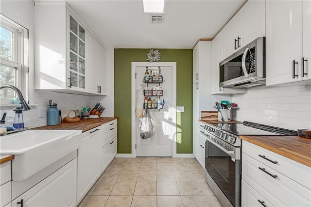 1107 SE C Street, Bentonville, AR 72712