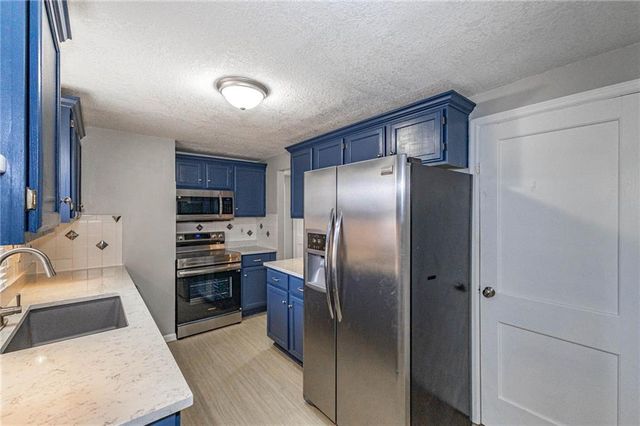 7401 Nall Avenue, Prairie Village, KS 66208