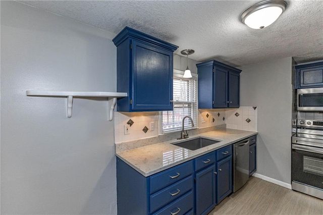 7401 Nall Avenue, Prairie Village, KS 66208