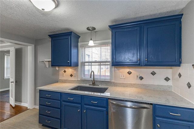 7401 Nall Avenue, Prairie Village, KS 66208