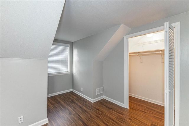 7401 Nall Avenue, Prairie Village, KS 66208