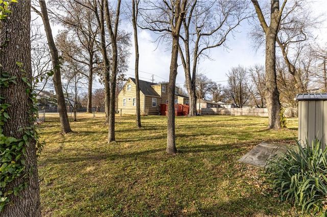 7401 Nall Avenue, Prairie Village, KS 66208