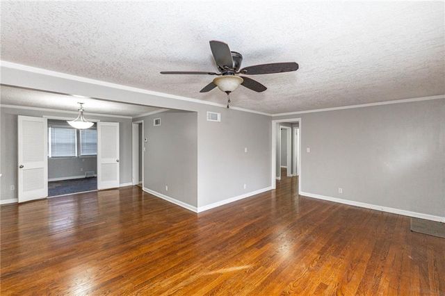 7401 Nall Avenue, Prairie Village, KS 66208