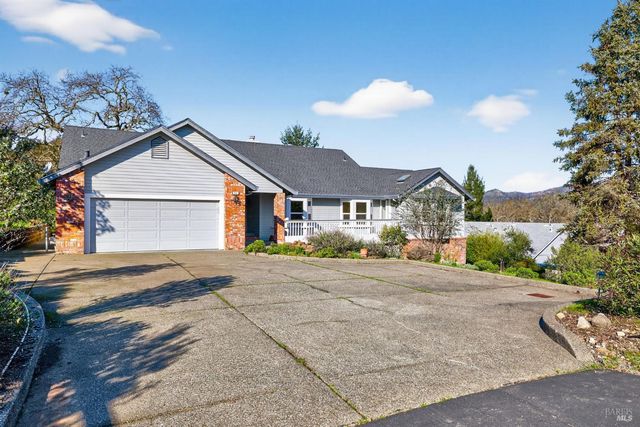 405 Crestridge Pl, Santa Rosa, CA 95409