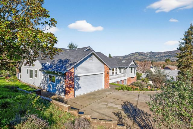 405 Crestridge Pl, Santa Rosa, CA 95409