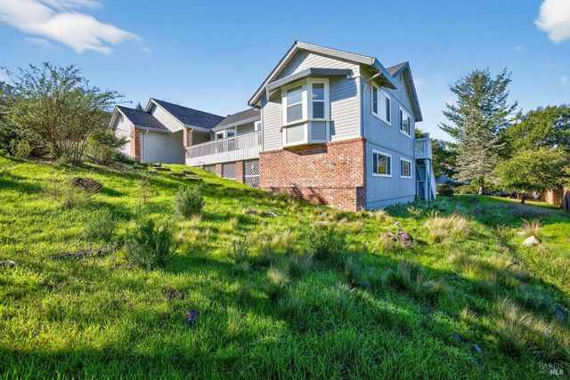 405 Crestridge Pl, Santa Rosa, CA 95409