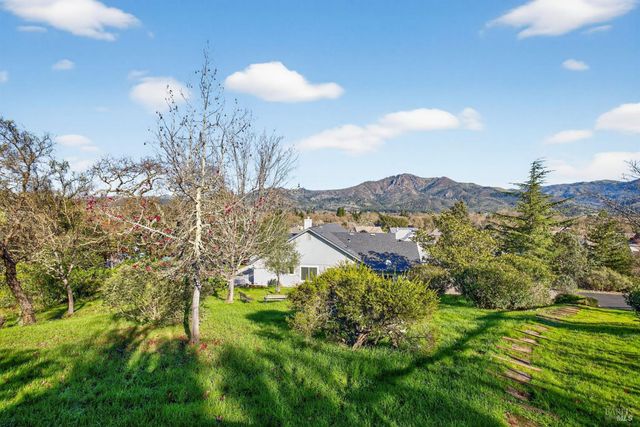 405 Crestridge Pl, Santa Rosa, CA 95409