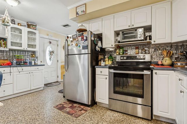 305 N LAUBER WAY, Tampa, FL 33609