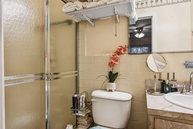 305 N LAUBER WAY, Tampa, FL 33609