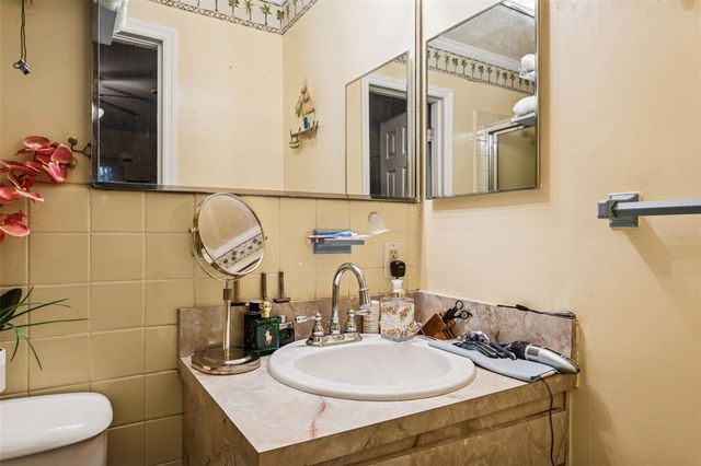 305 N LAUBER WAY, Tampa, FL 33609