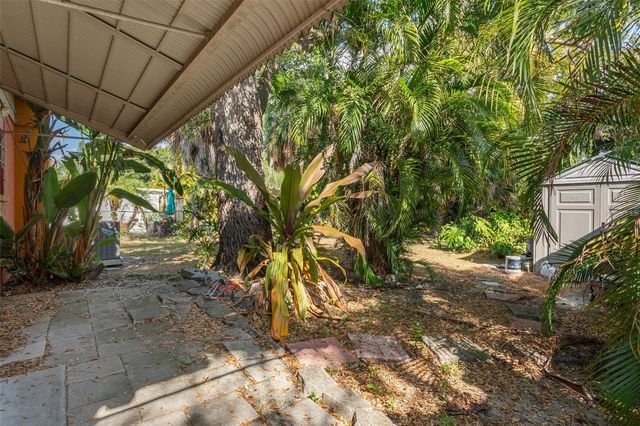 305 N LAUBER WAY, Tampa, FL 33609