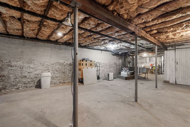 1959 W Balmoral Avenue, Chicago, IL 60640