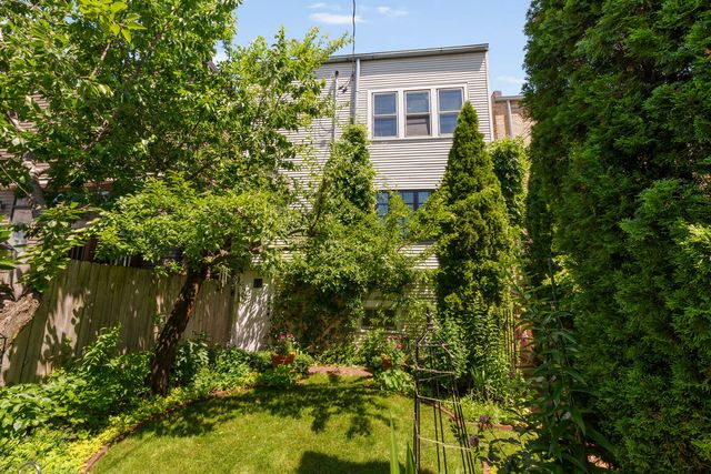 1959 W Balmoral Avenue, Chicago, IL 60640
