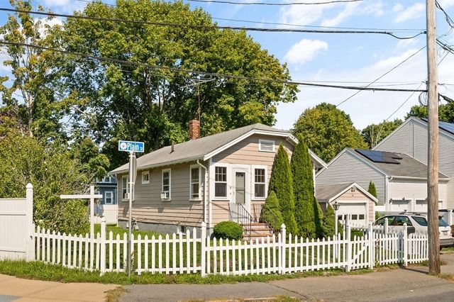 8 Plain St, Randolph, MA 02368